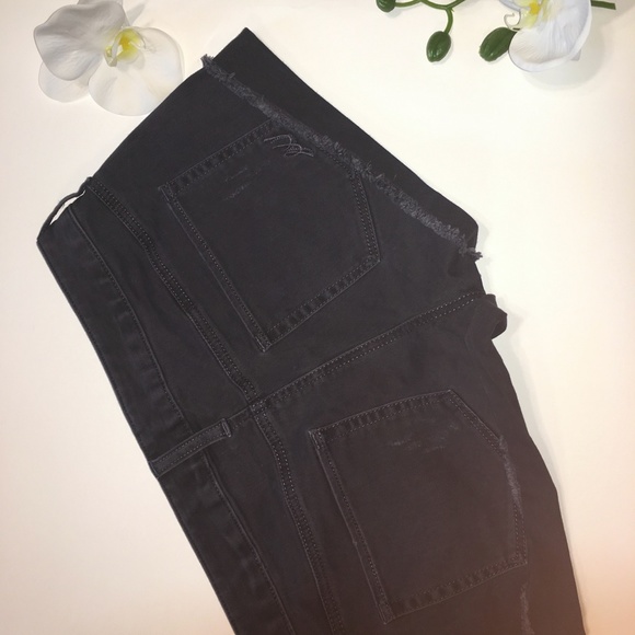 Express Shorts - Picture 4 of 5